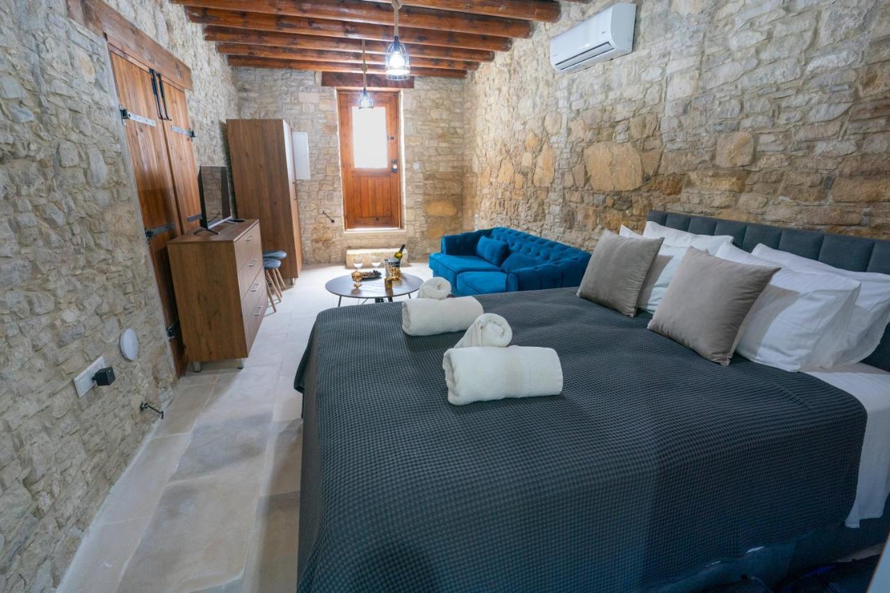 Eidyllio Luxury Suites אומודוס מראה חיצוני תמונה